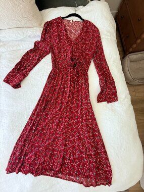 Treasure & Bond Red Floral Long Sleeve V-Neck Dress
